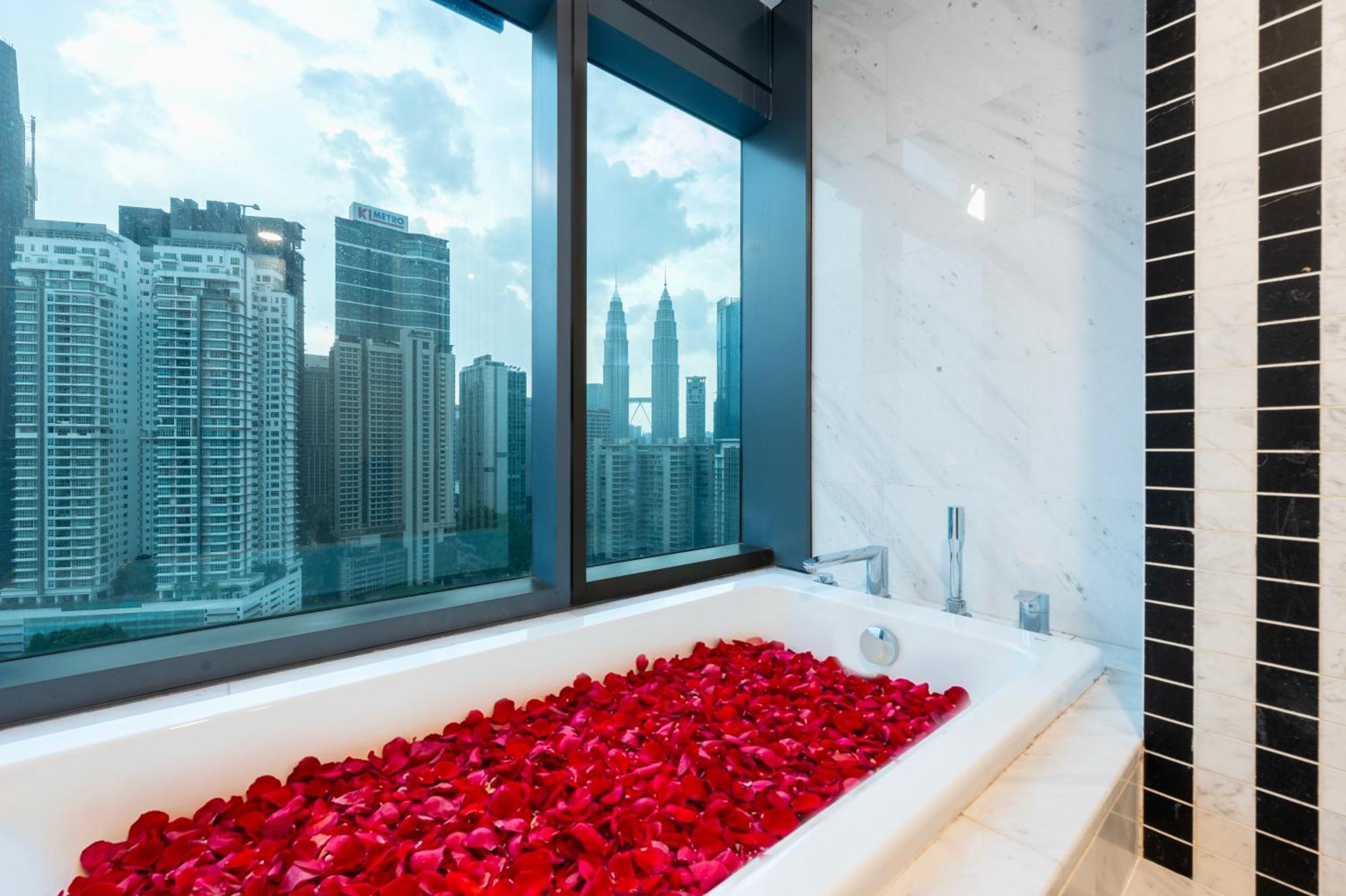 Moonway Suites At Eaton Klcc — Photos 1